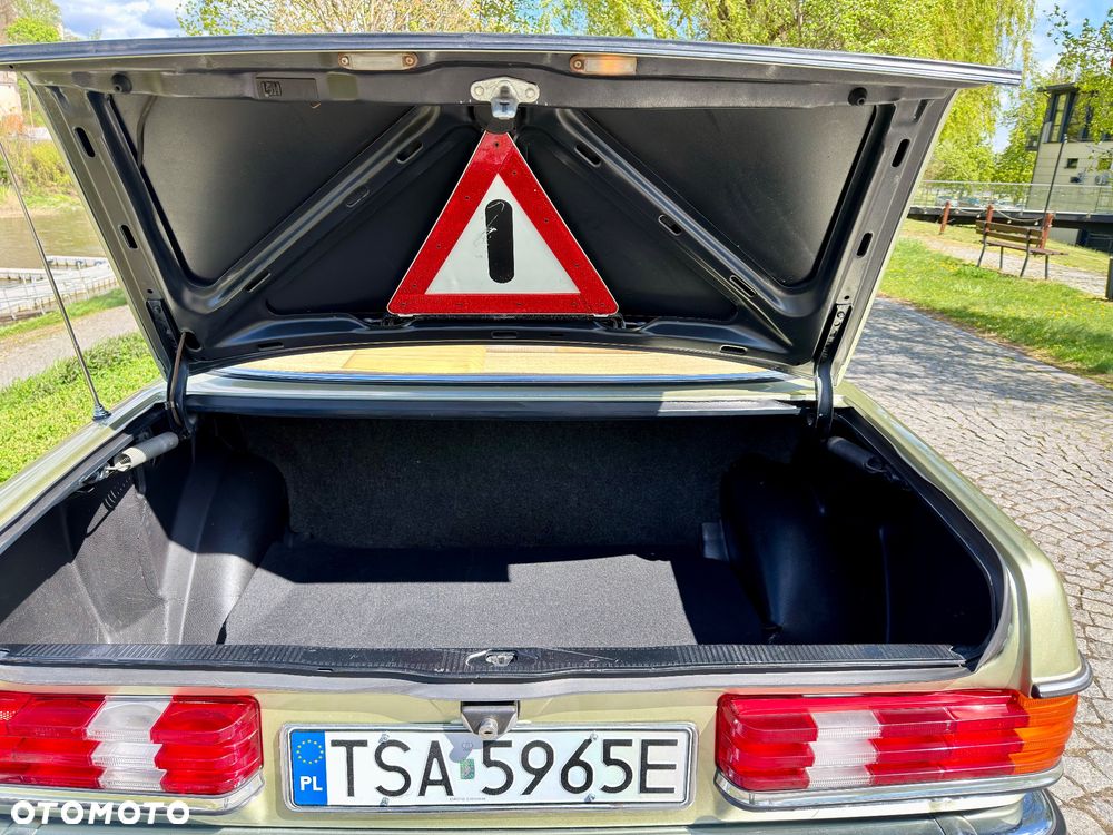 Mercedes-Benz W123 - 18