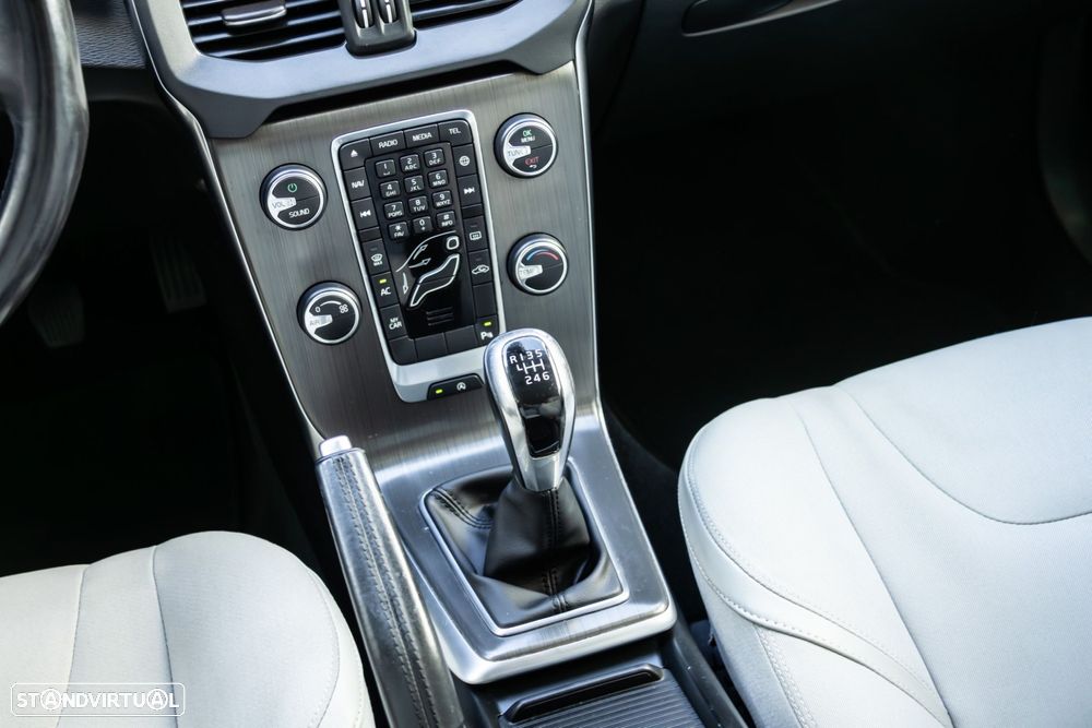 Volvo V40 1.6 D2 Momentum - 25