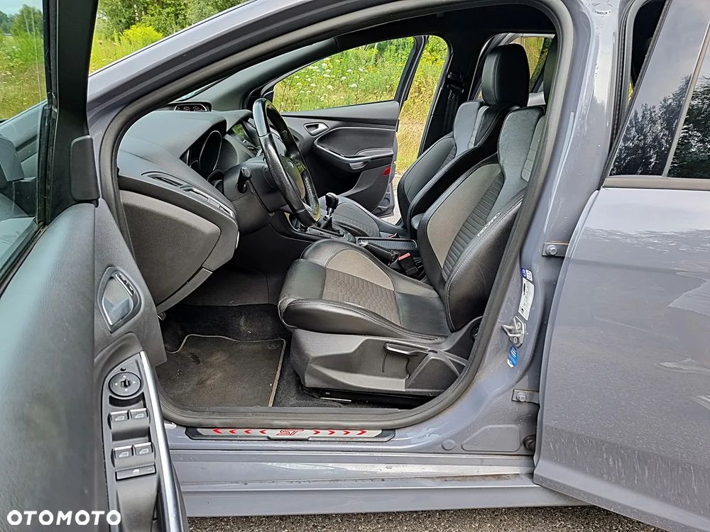 Ford Focus 2.0 TDCi ST - 23