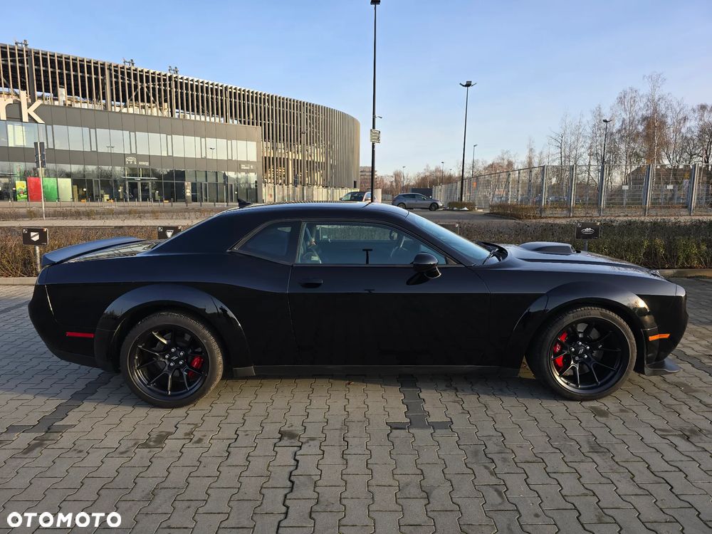 Dodge Challenger ver-6-4-scat-pack-widebody - 7