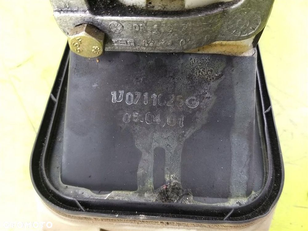 Mechanizm zmiany biegów lewarek Audi A3 8L 1996-2003 1,6 B 1J0711061A - 5