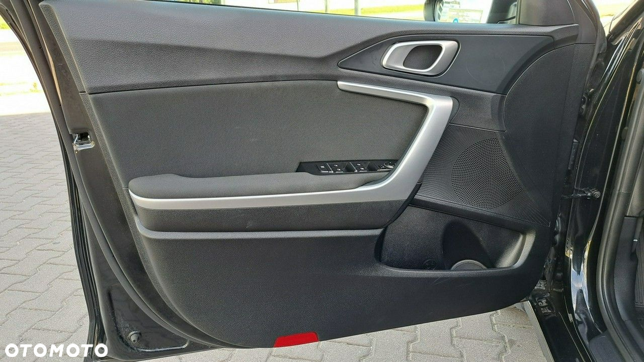 Kia Ceed - 9