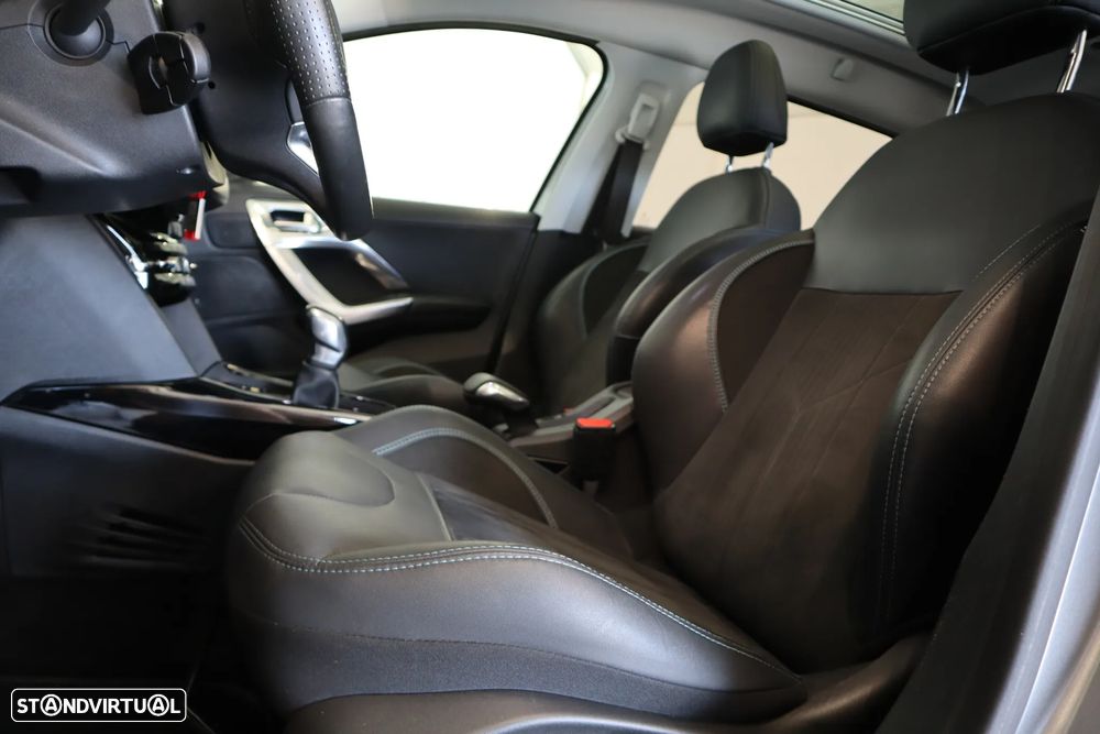 Peugeot 2008 1.2 PureTech GT Line - 15