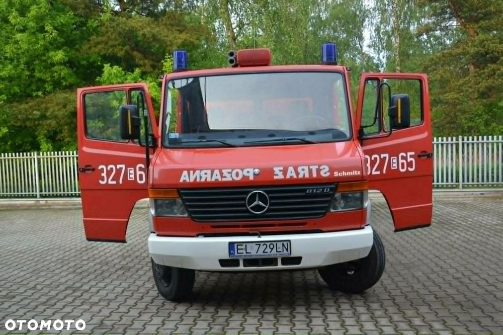 Mercedes-Benz 812D - 4