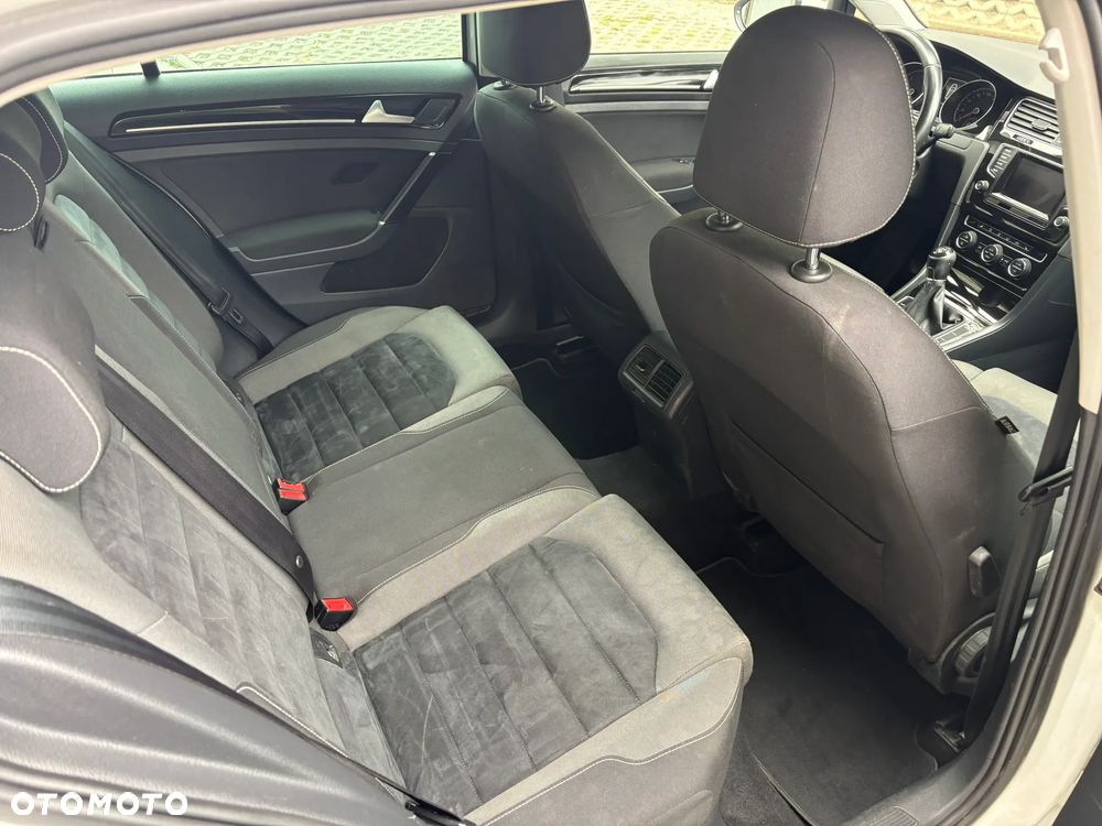 Volkswagen Golf 1.6 TDI Highline - 12