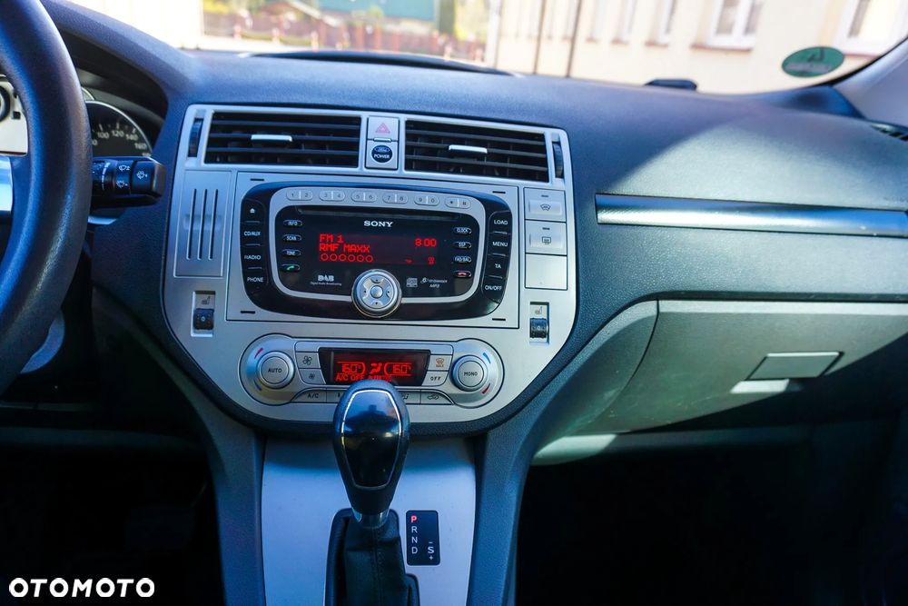 Ford Kuga 2.5 4x4 Titanium - 25