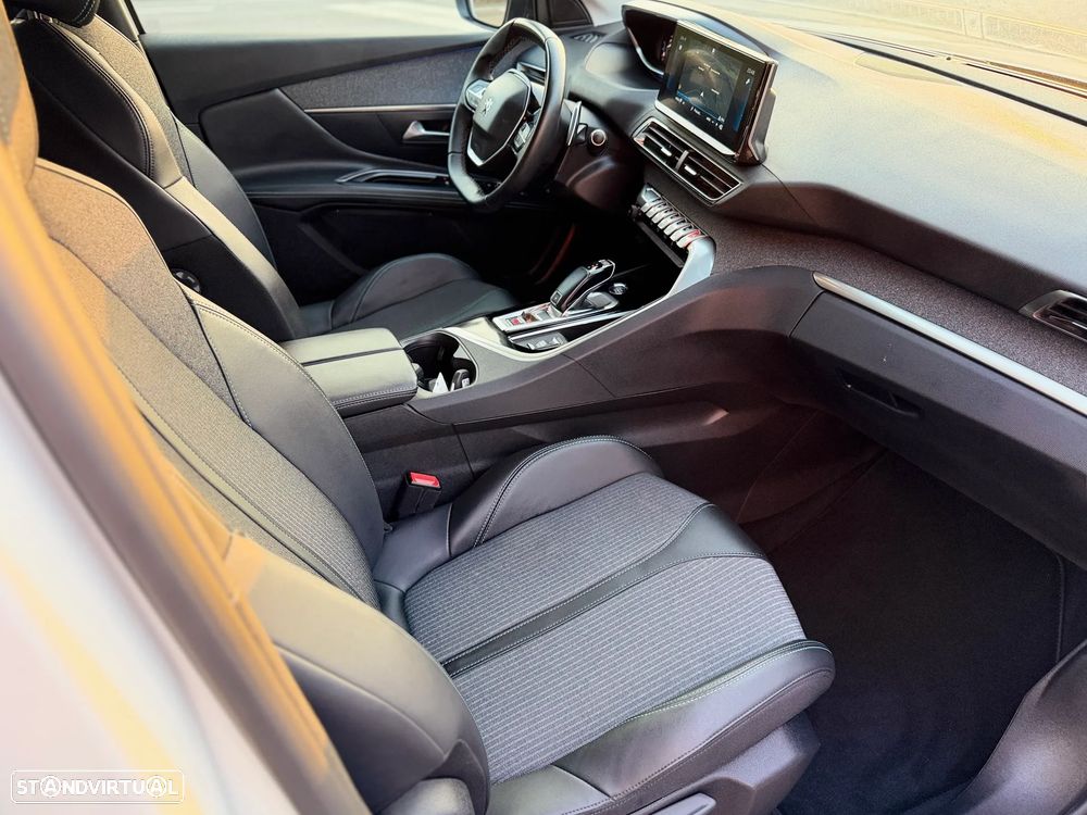 Peugeot 3008 1.2 PureTech Allure Pack EAT8 - 13