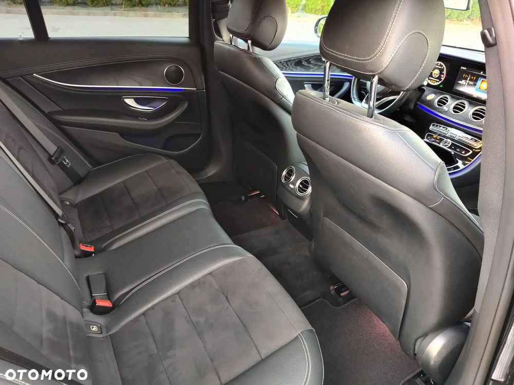 Mercedes-Benz Klasa E 220 d 4-Matic Business Edition 9G-TRONIC - 22