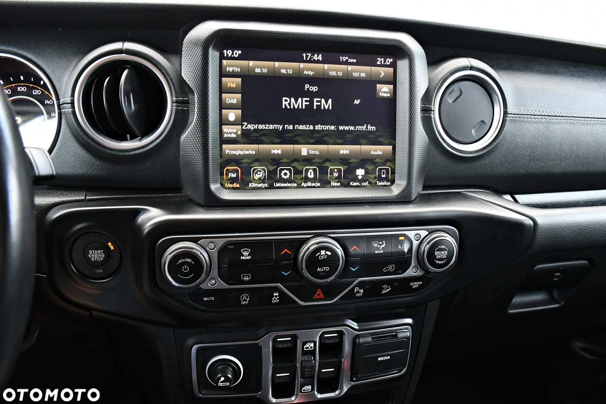 Jeep Wrangler Unlimited GME 2.0 Turbo Sahara - 29