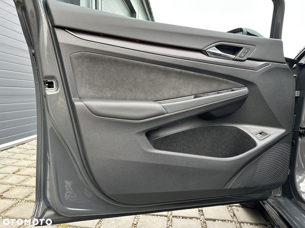 Volkswagen Golf Variant - 10