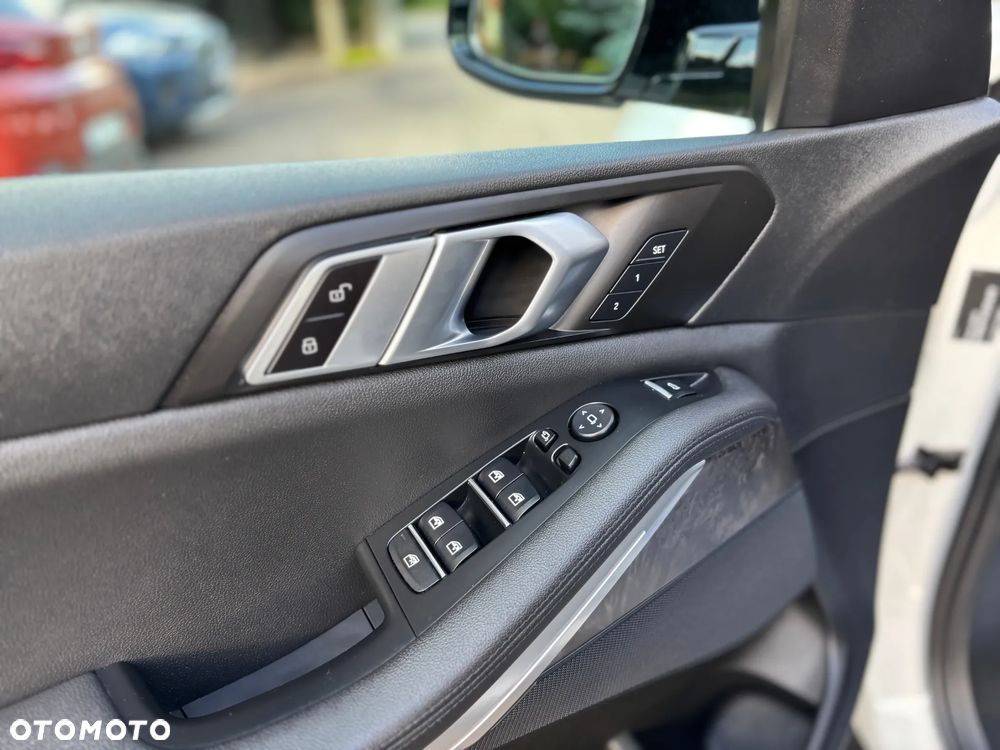 BMW X5 xDrive25d xLine - 27