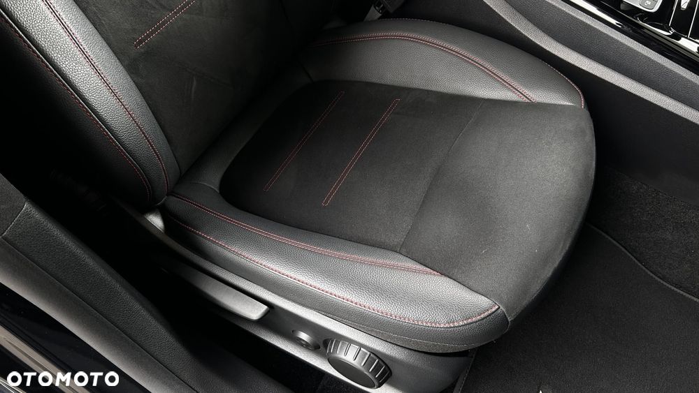 Mercedes-Benz CLA 180 AMG Line 7G-DCT - 24