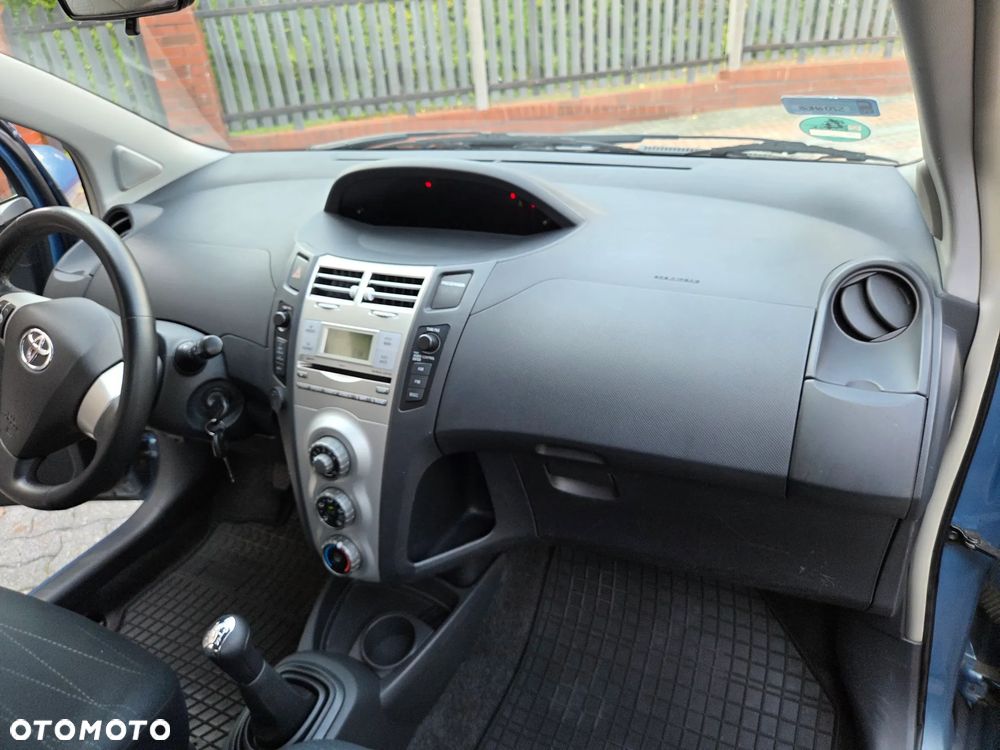 Toyota Yaris - 37