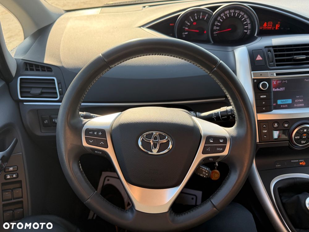 Toyota Verso 2.0 D-4D 5-Sitzer Executive - 38