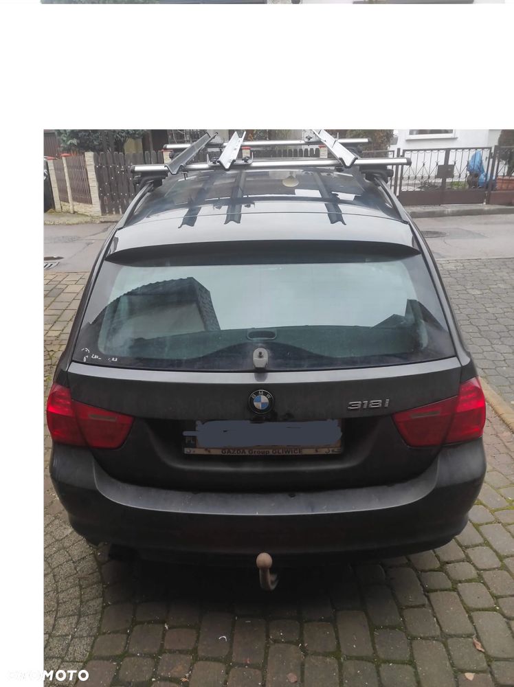 BMW Seria 3 318i - 4