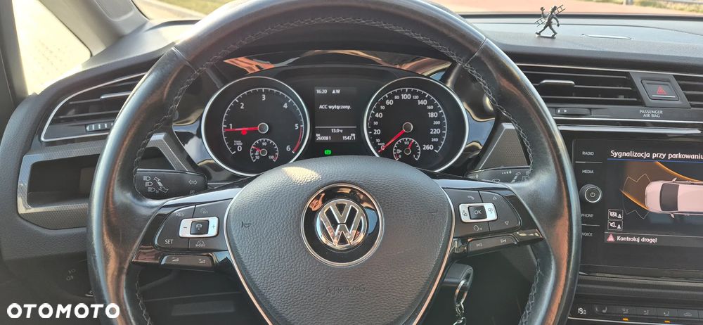 Volkswagen Touran 2.0 TDI BMT Highline - 16
