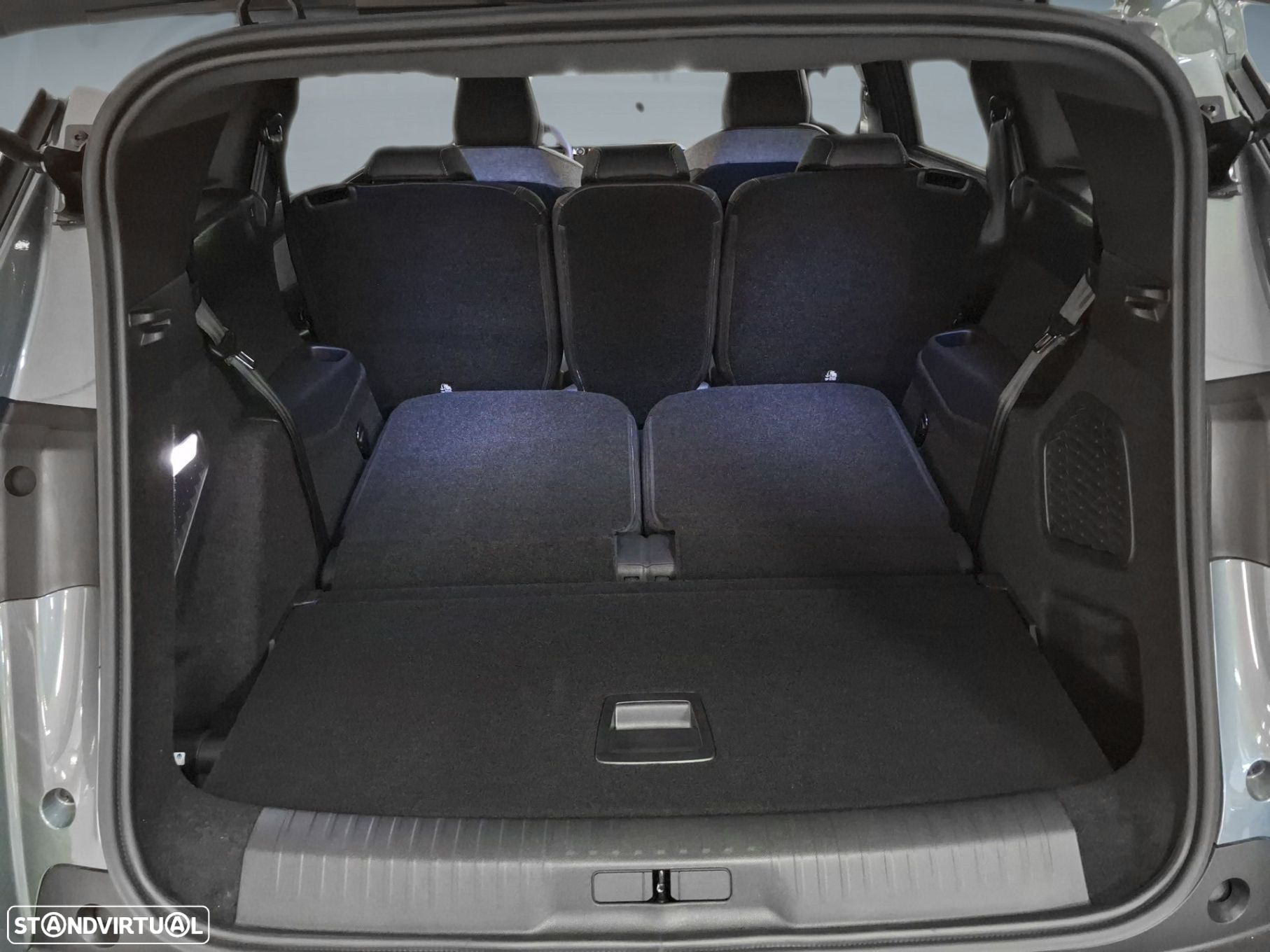 Peugeot E-5008 73 kWh Allure - 25