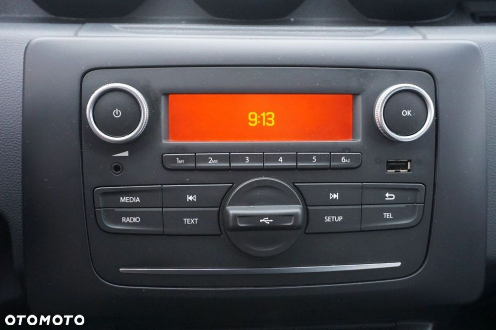 Dacia Duster 1.6 SCe Essential - 18