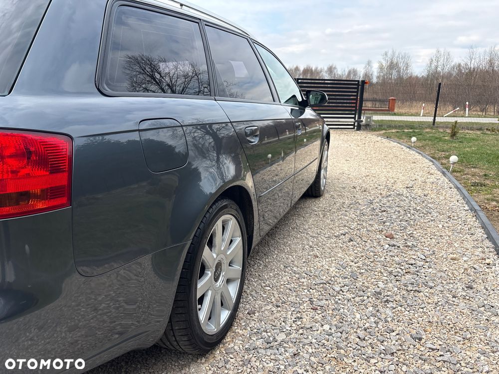Audi A4 Avant - 11