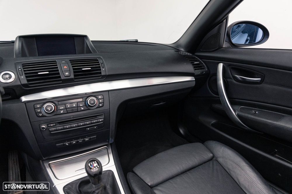 BMW 118 d Pack M - 16