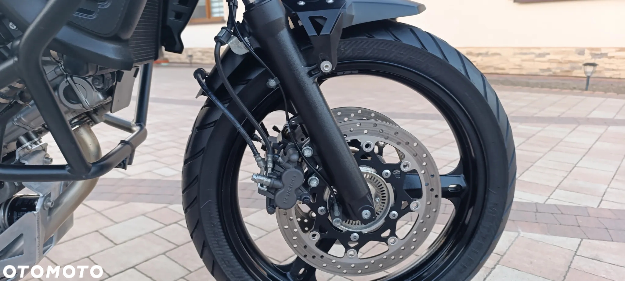 Suzuki V-STROM - 27