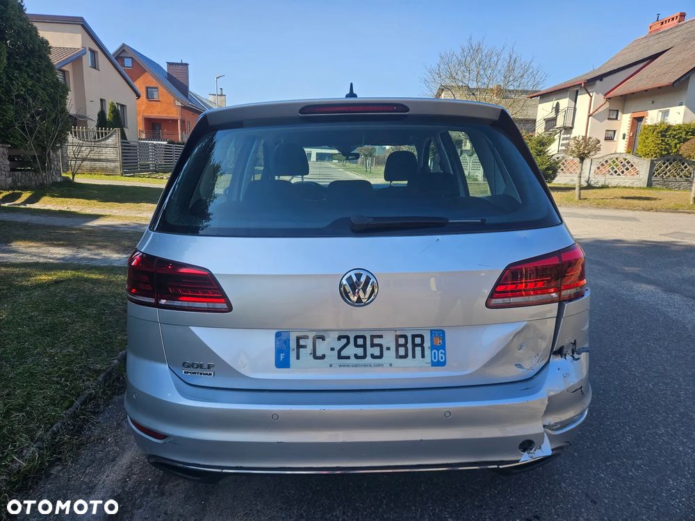 Volkswagen Golf - 8