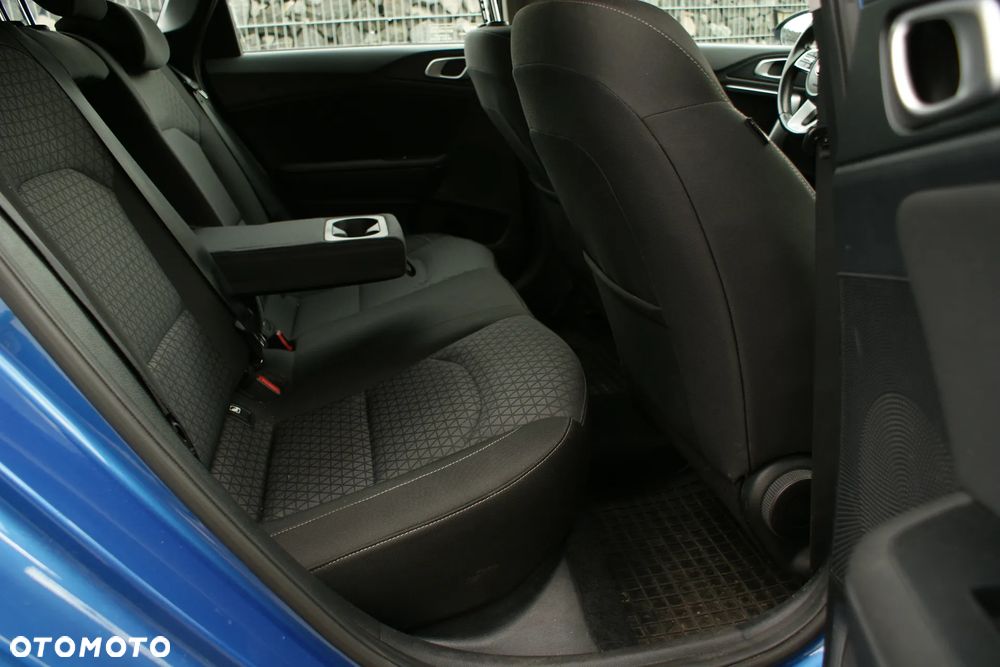 Kia Ceed 1.6 CRDi Eco-Dynamics+ (48V Mild-Hybrid) DCT7 Vision - 7