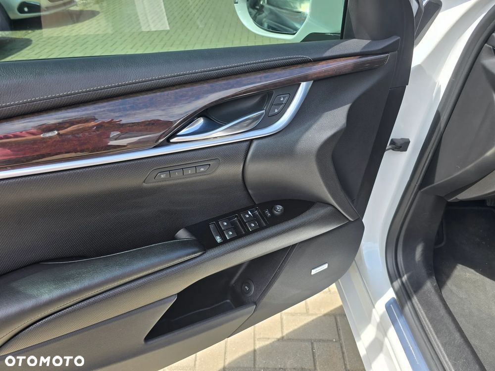 Cadillac XTS - 24