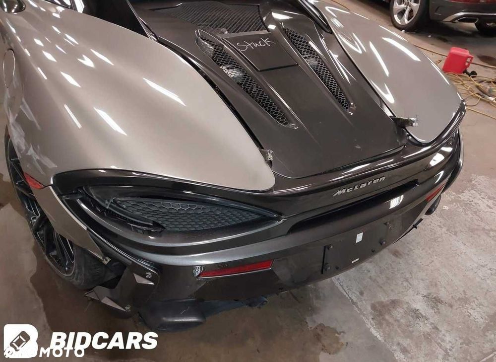 Części z McLaren 570S 3.8L V8 RWD z 2016 roku, wersja USA. - 15