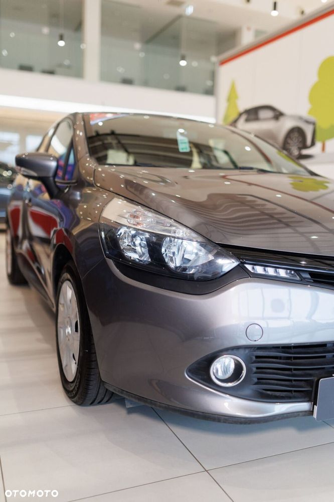 Renault Clio 1.2 16V Life EU6 - 11