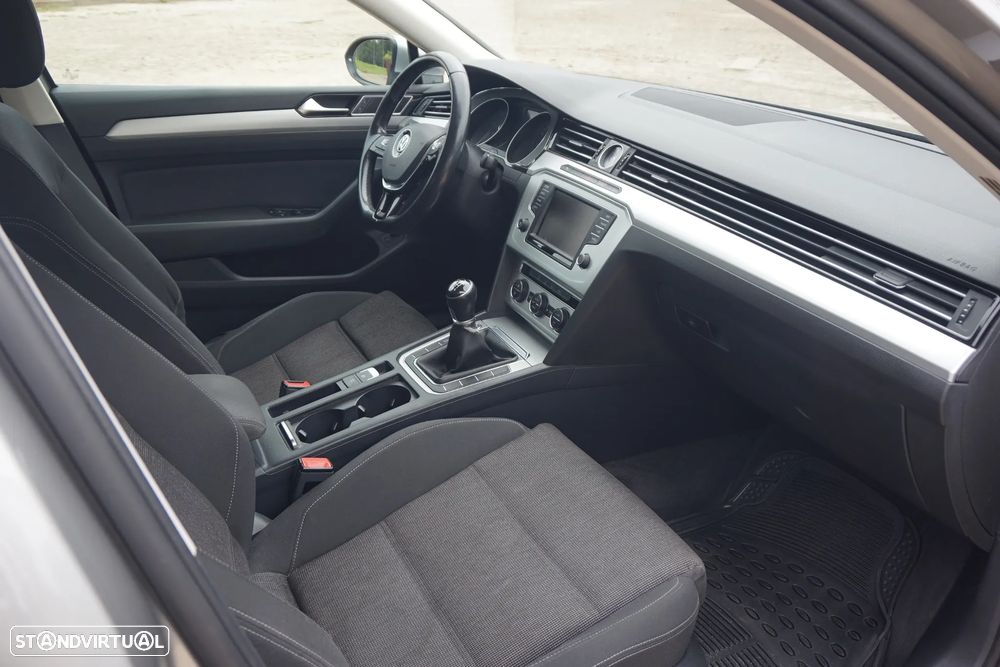 VW Passat Variant 1.6 TDI Confortline - 17