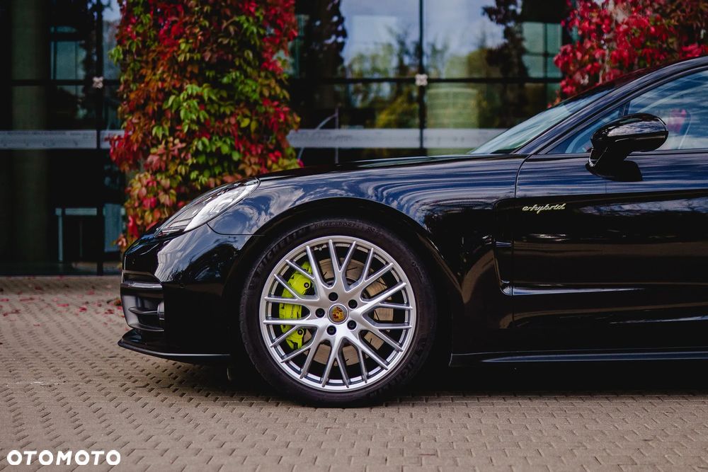 Porsche Panamera - 25