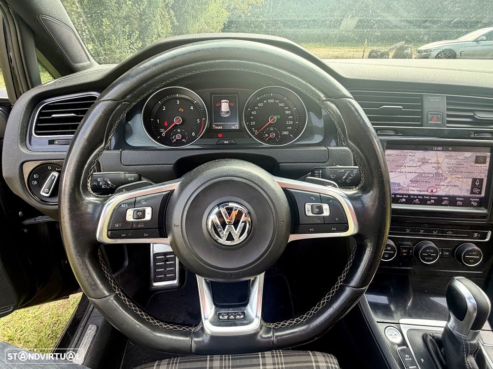 VW Golf 2.0 TDI GTD DSG - 40