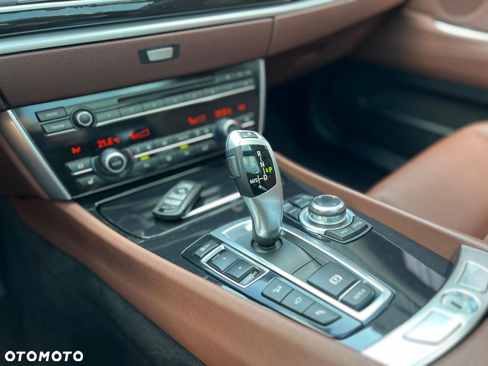 BMW 5GT 535i xDrive - 12