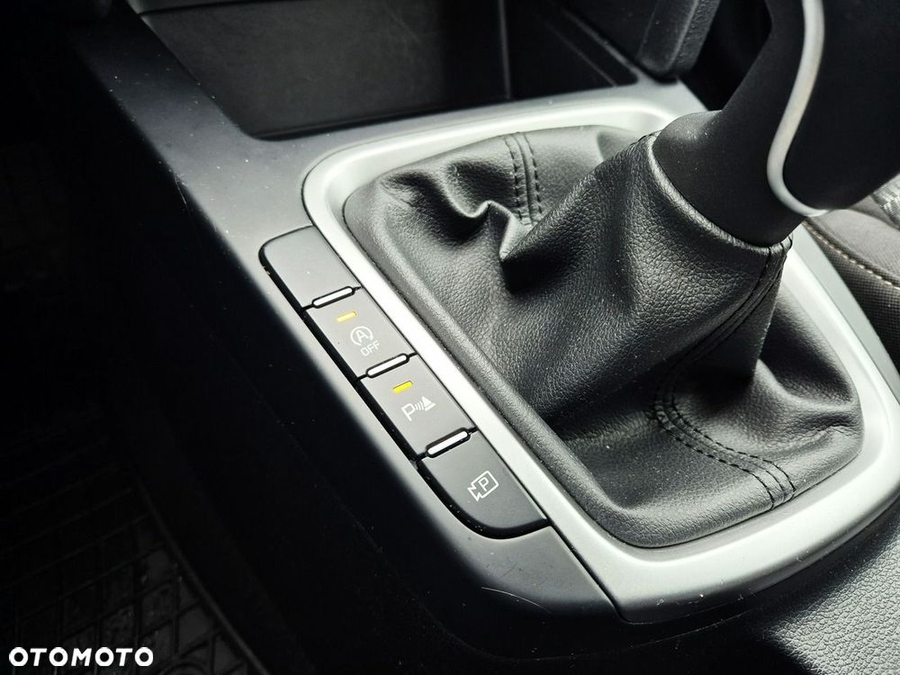 Kia Ceed 1.5 T-GDI M - 26