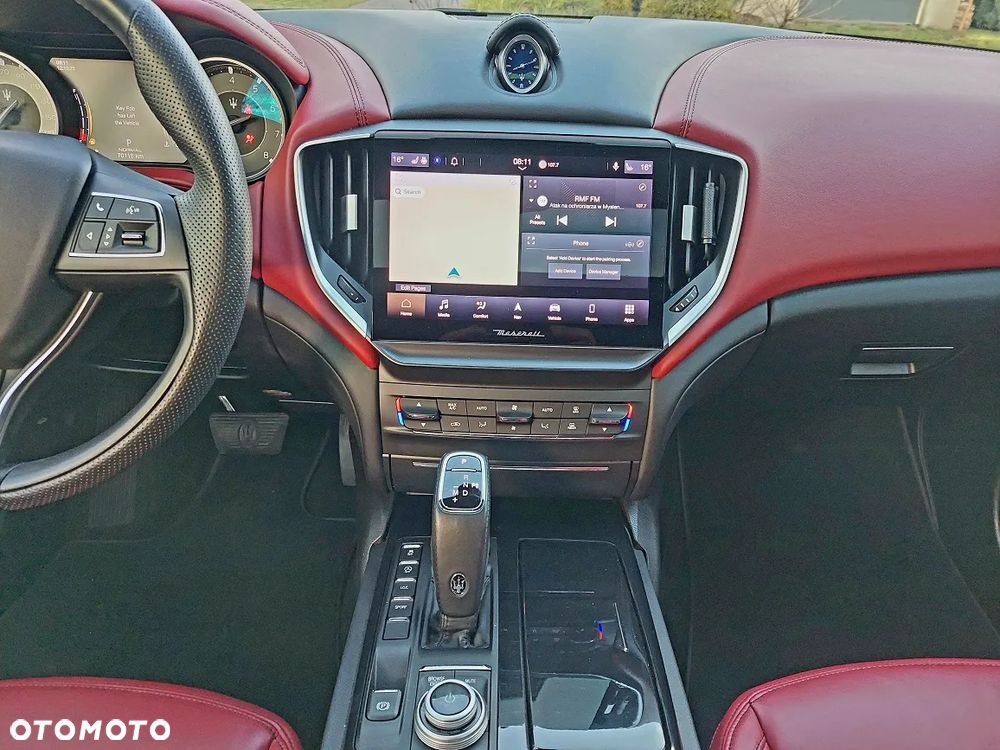 Maserati Ghibli GranSport - 26