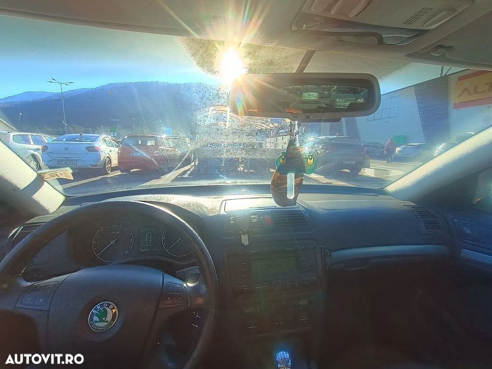 Skoda Octavia 2.0 TDI DPF Elegance - 2