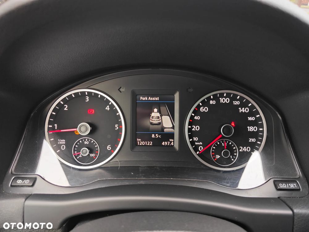 Volkswagen Tiguan 2.0 TDI DPF BlueMotion Technology Sport & Style - 27