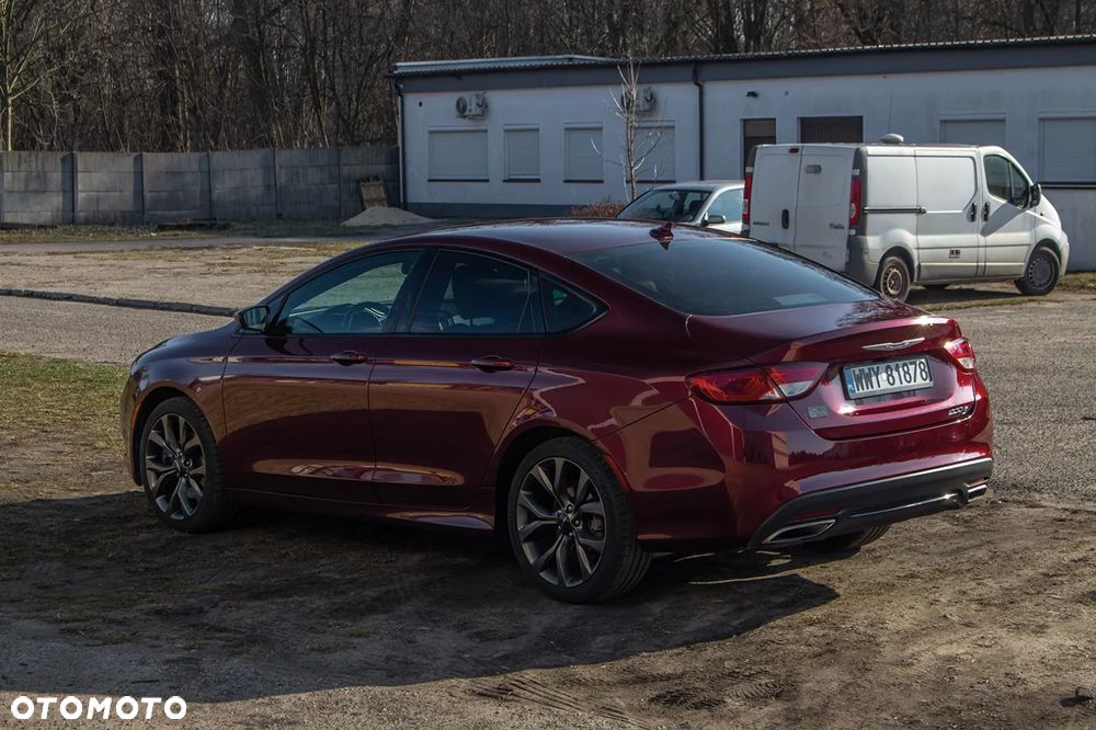 Chrysler 200 - 2