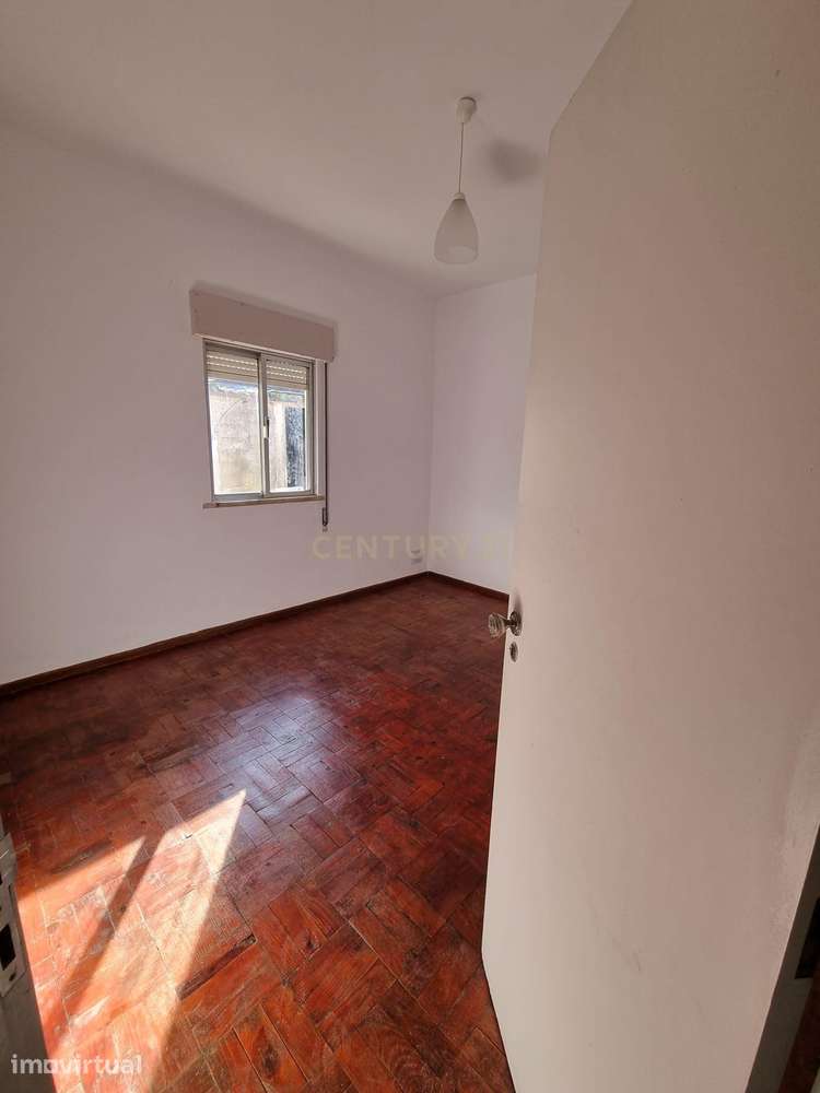 Moradia T2 Renovada com Quintal | Vimieiro, Santa Comba Dão - Grande imagem: 5/8