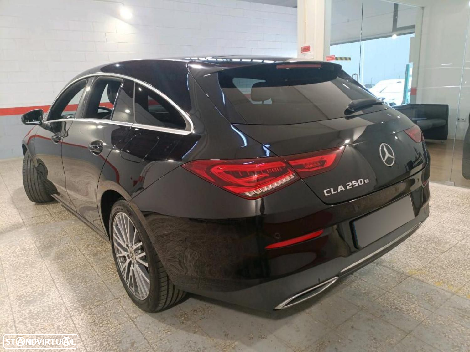 Mercedes-Benz CLA 250 e Shooting Brake Style Plus - 3