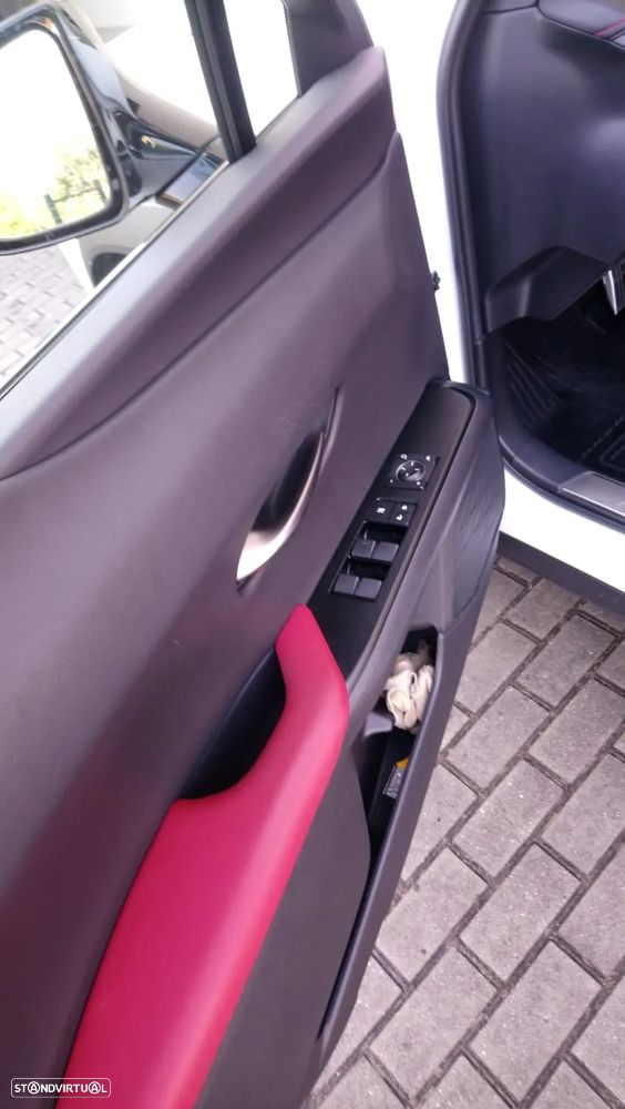 Lexus UX 250h F Sport - 9