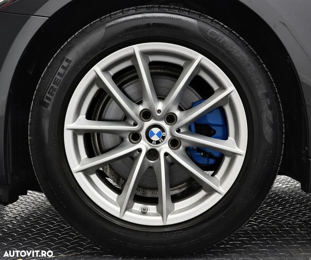 BMW Seria 5 520d - 29