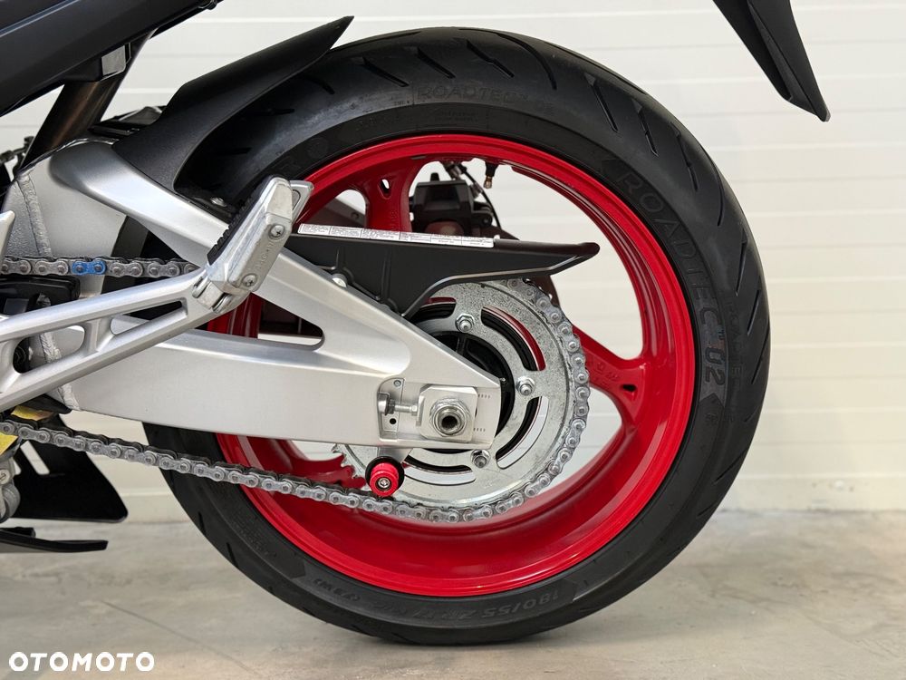 Suzuki GSR - 31
