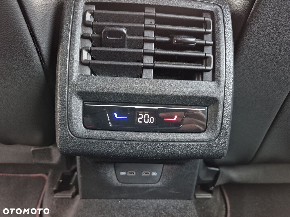 Volkswagen Golf - 26