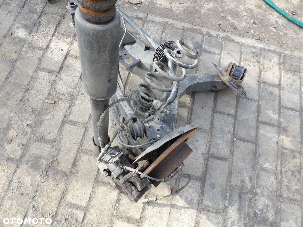 BMW - F45 - KOMPLETNE ZAWIESZENIE TYLNE - AMORTYZATORY , WÓZEK , SPRĘŻYNY , DRĄŻEK STABILIZATORA - 6874458  6874459  6853922 - 2