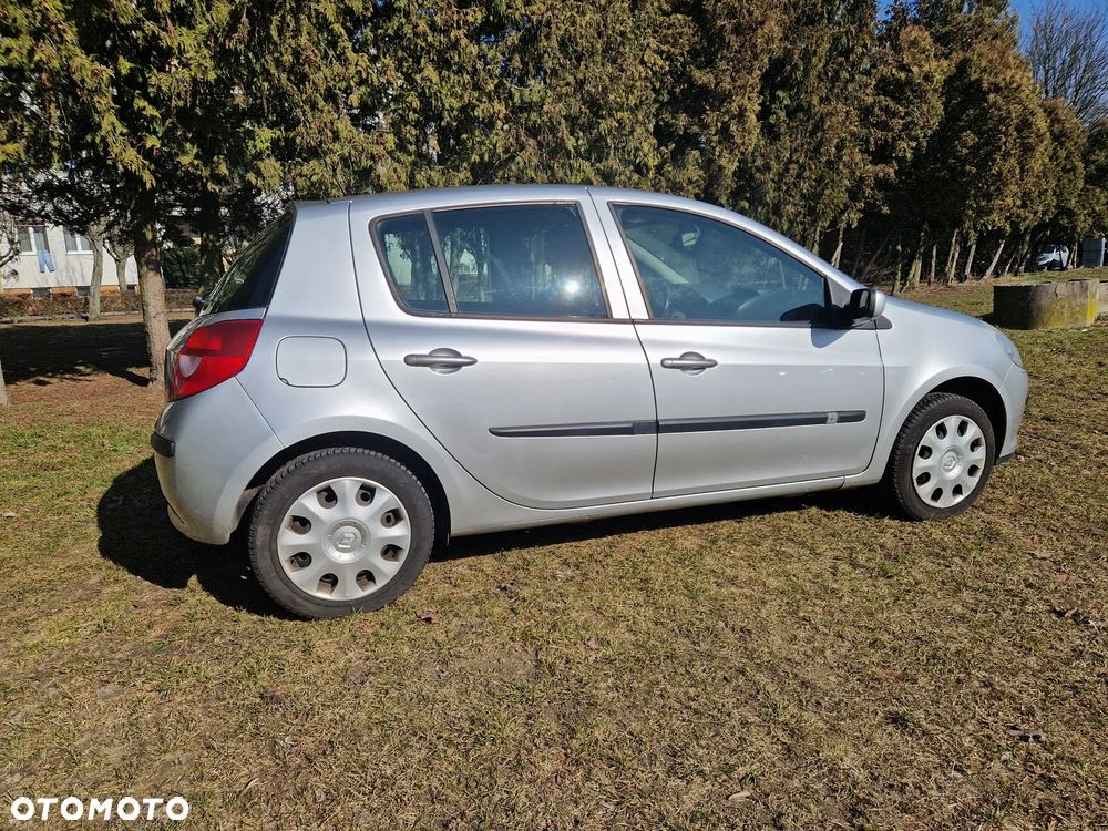 Renault Clio - 9
