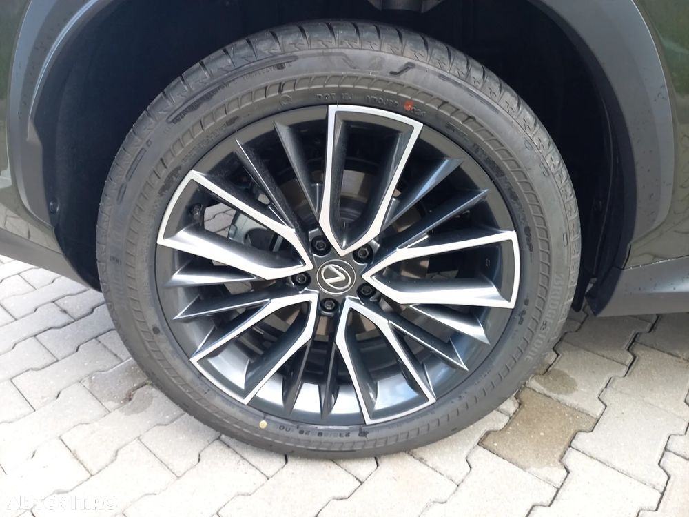 Lexus Seria NX 450h+ AWD CVT PHEV Luxury - 38
