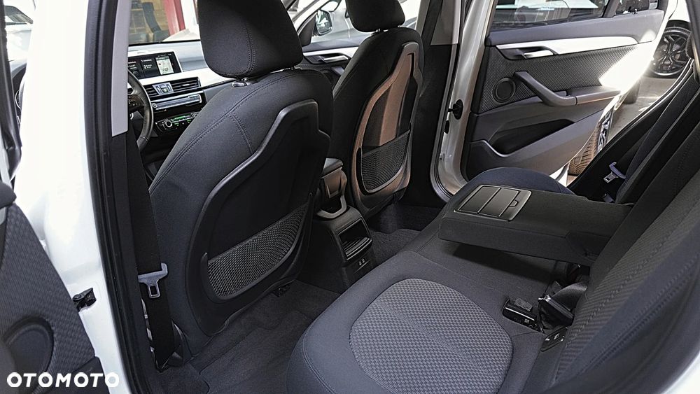 BMW X1 sDrive18i GPF - 15