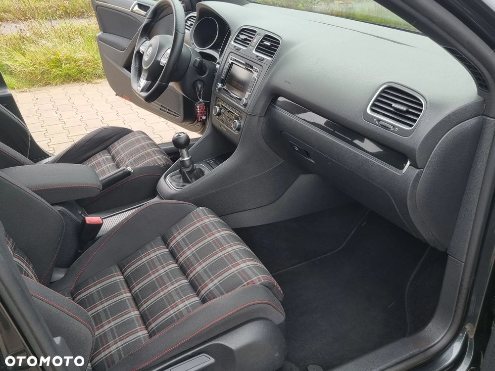 Volkswagen Golf 2.0 GTI - 23